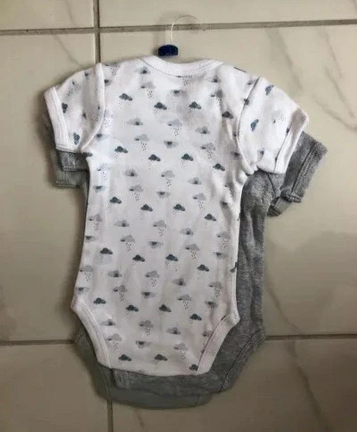 Lot de 3 Bodies manches courtes Sincere coton bio garçon T 3 mois neufs ds leur emballage - photo numéro 2