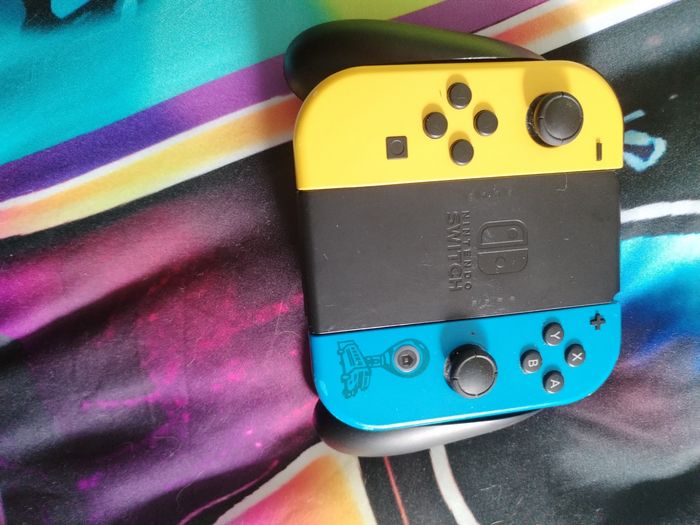 Nintendo switch fortnite édition limitée. - photo numéro 7