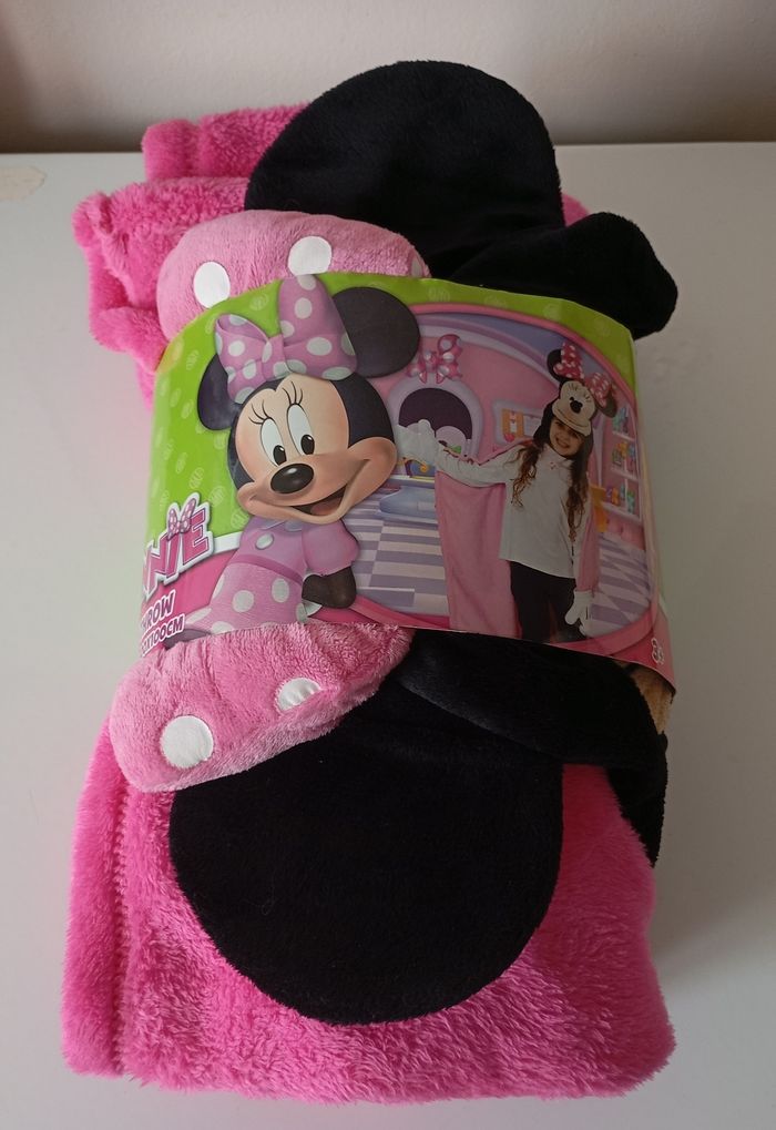 Couverture plaid cape douce . Rose Vif .Disney Minnie Mouse. 100x100 cm. État neuf - photo numéro 9