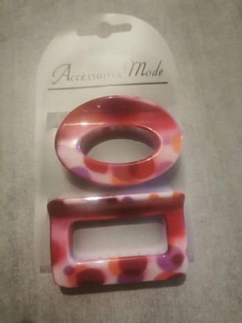 2 pinces à cheveux rose