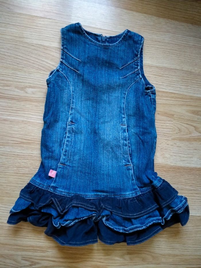 Lot de 2 robes en jean.
Taille 3 ans - photo numéro 3