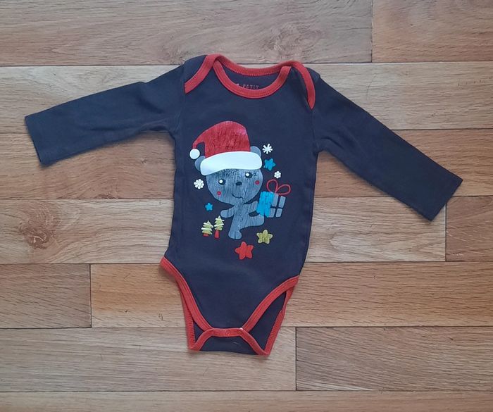 Lot de 5 bodys 9 mois - photo numéro 4