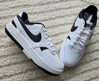 Basket Nike noir et blanche