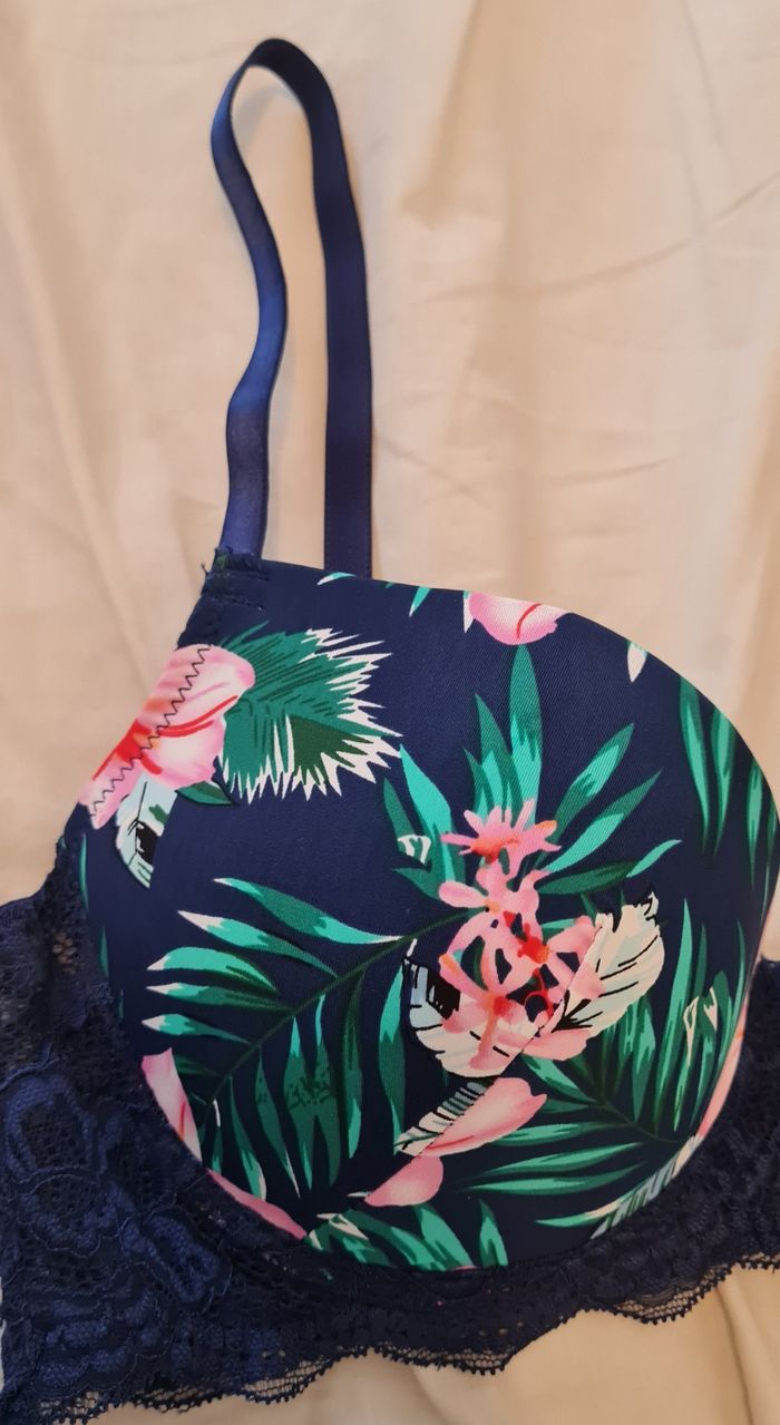 Soutien gorge - photo numéro 2