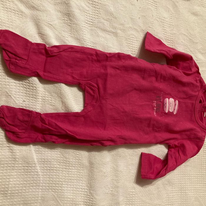 Lot pyjamas en 6/9 mois - photo numéro 3