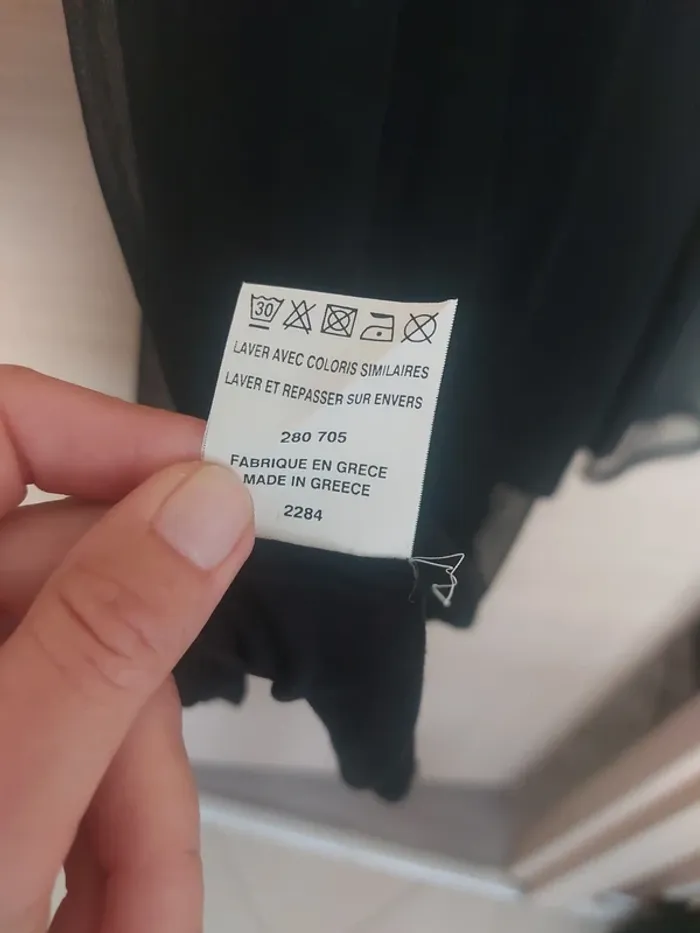 Superbe robe noire voile et sequin - photo numéro 13