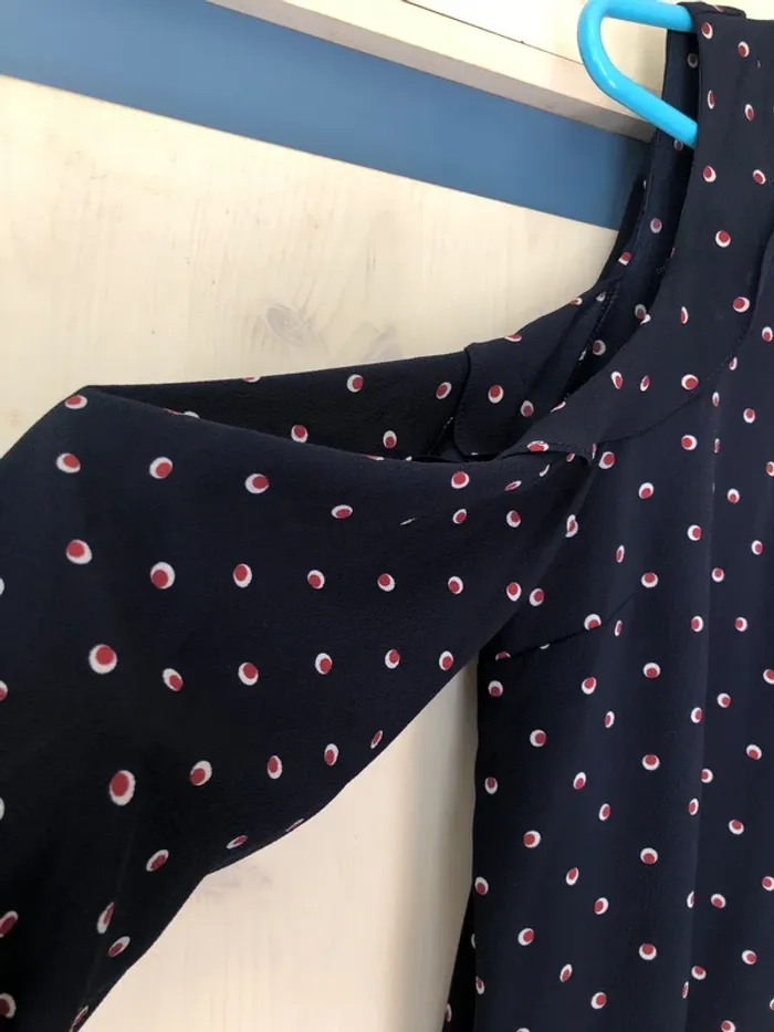 Blouse manches longues, épaules dénudées - photo numéro 2