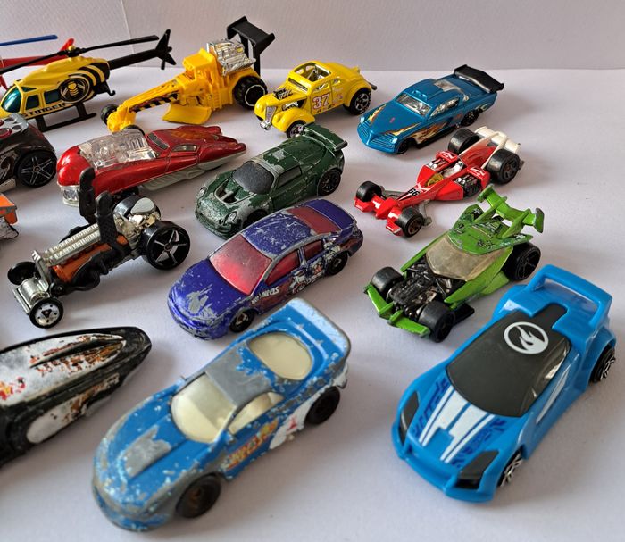 Lot de 20 véhicules miniatures Hotwheels Mattel - photo numéro 4