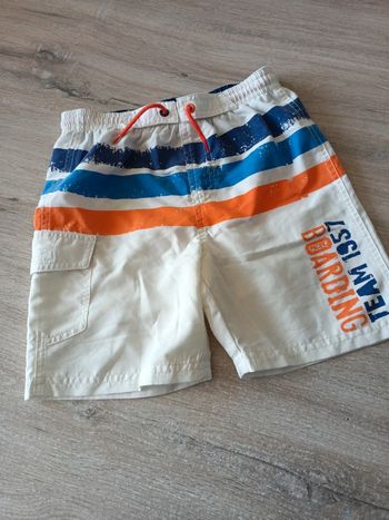 41. Maillot 3pommes 6ans 116 porté 1x