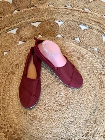 Chaussure plate molletonné bordeaux taille 38