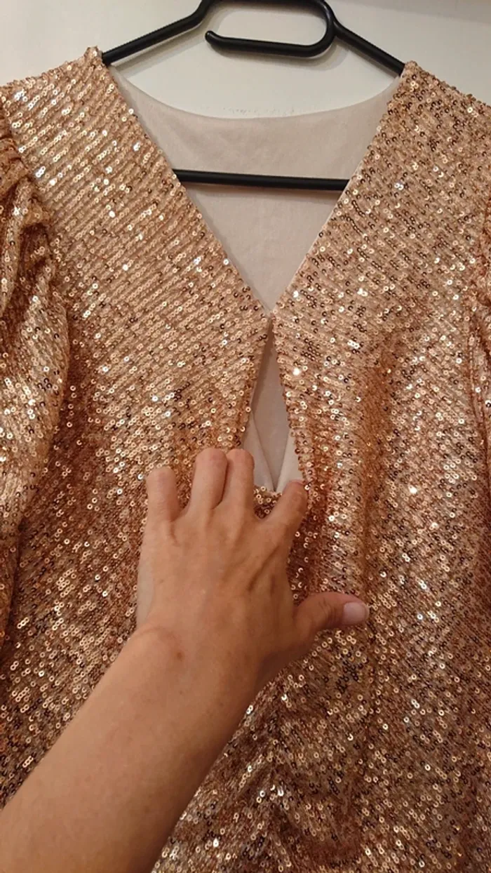 Robe sequins doré - photo numéro 3