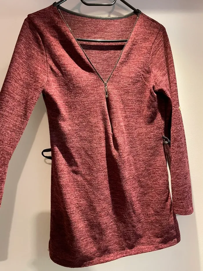 Jolie pull léger col V manches longues - demi manches taille S -36 très bon état