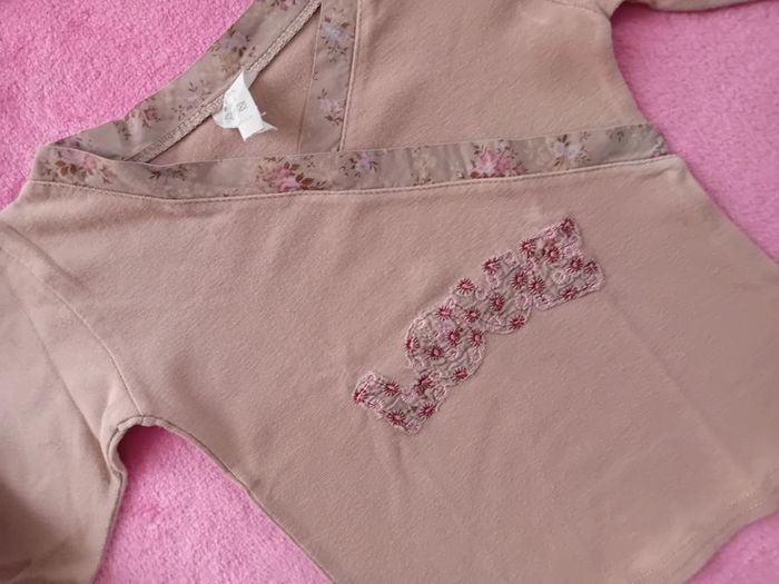 T-shirt taille 5 ans en très bon état - photo numéro 2