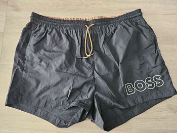 Short boss