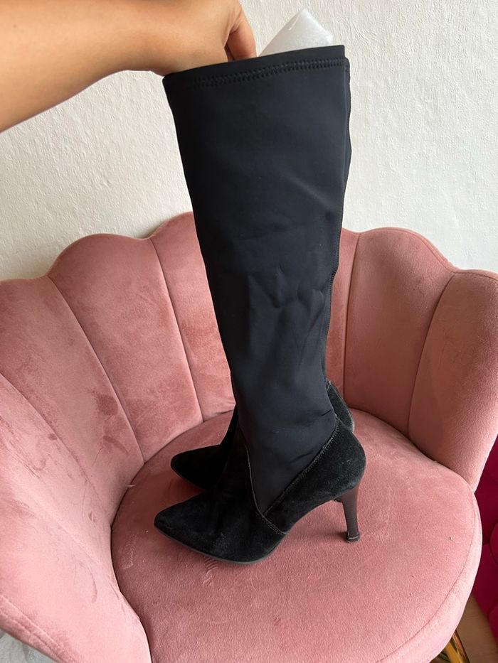 Bottes noires à talons fins, en très bon état. Coupe élégante avec eff - photo numéro 8