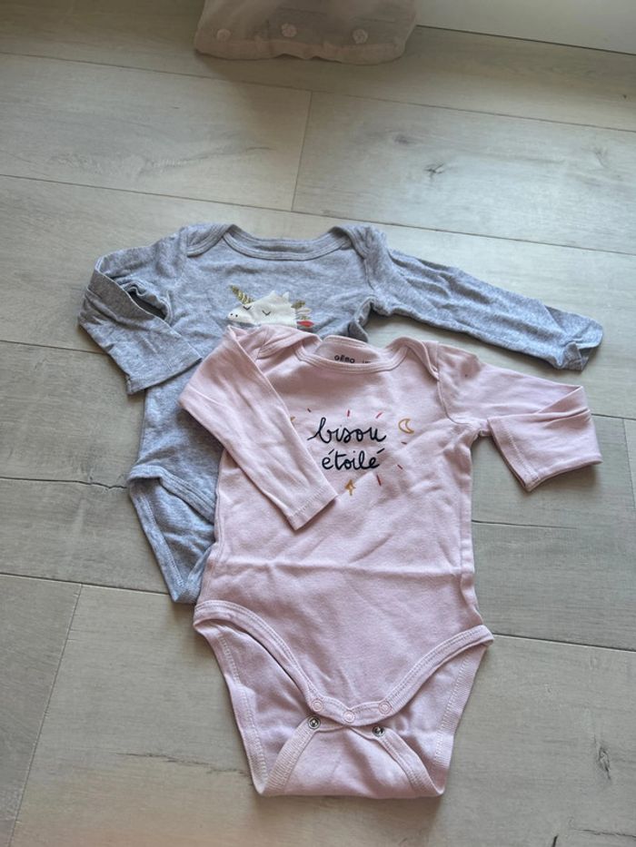 Lot de 2 bodies Gémo 18 mois