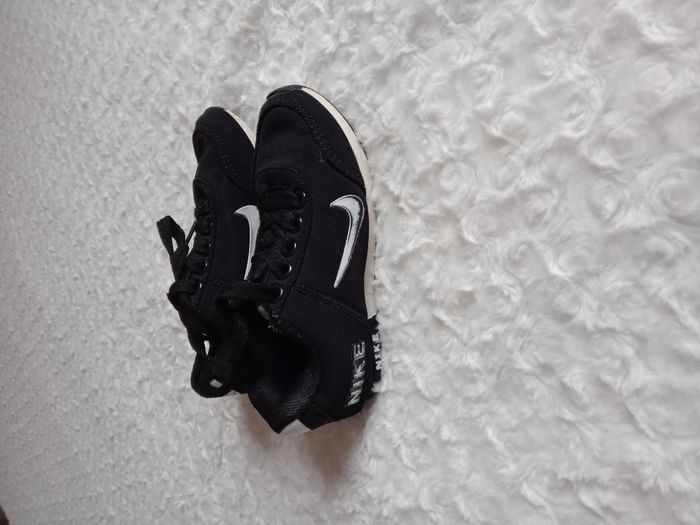 Magnifique paire de baskets NIKE 26 - photo numéro 3
