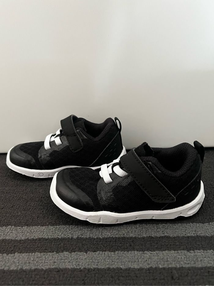 Chaussures baskets scratch bébé légères et confortables Decathlon taille 21