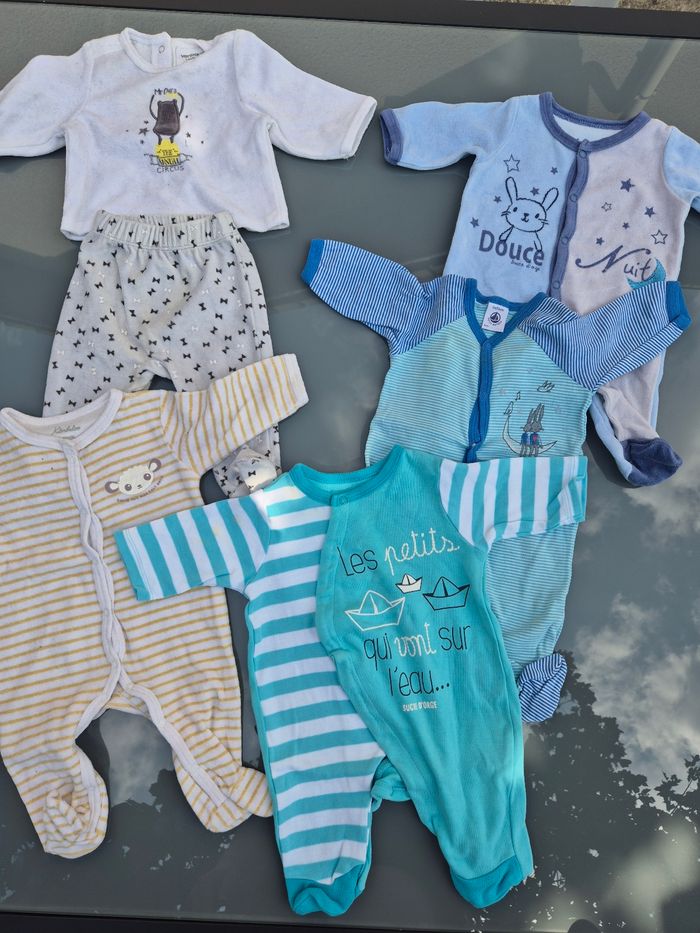 Lot de vêtements naissance et 1 mois - photo numéro 7