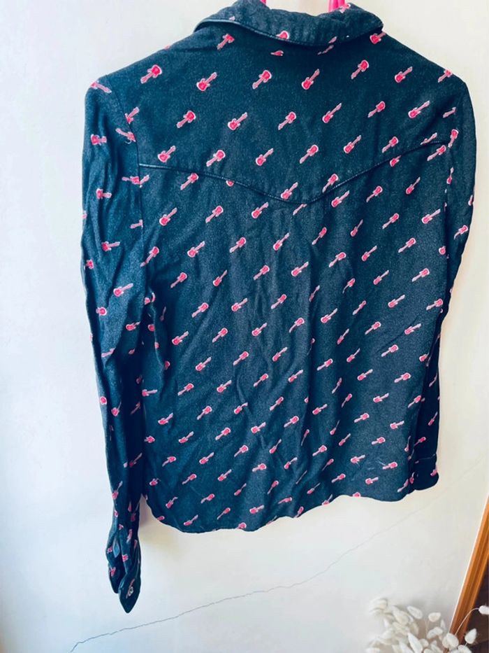Sublime chemise kookai noir avec dessins guitare électrique taille 40 - photo numéro 8