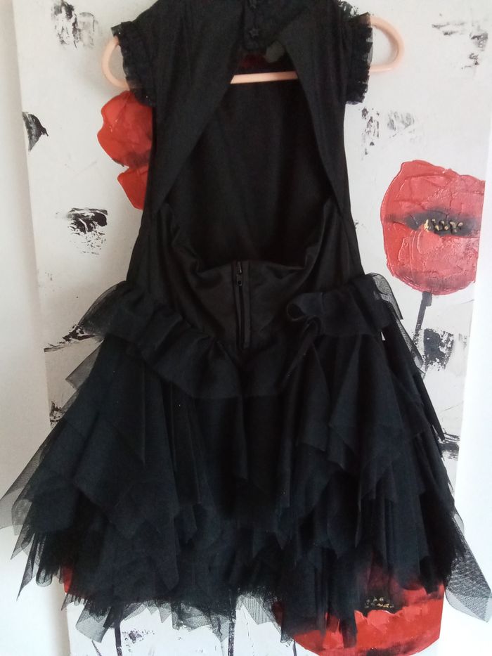 Jolie robe noire doublée avec tulle, volants, paillettes Tape à l'oeil taille 3 ans - photo numéro 6