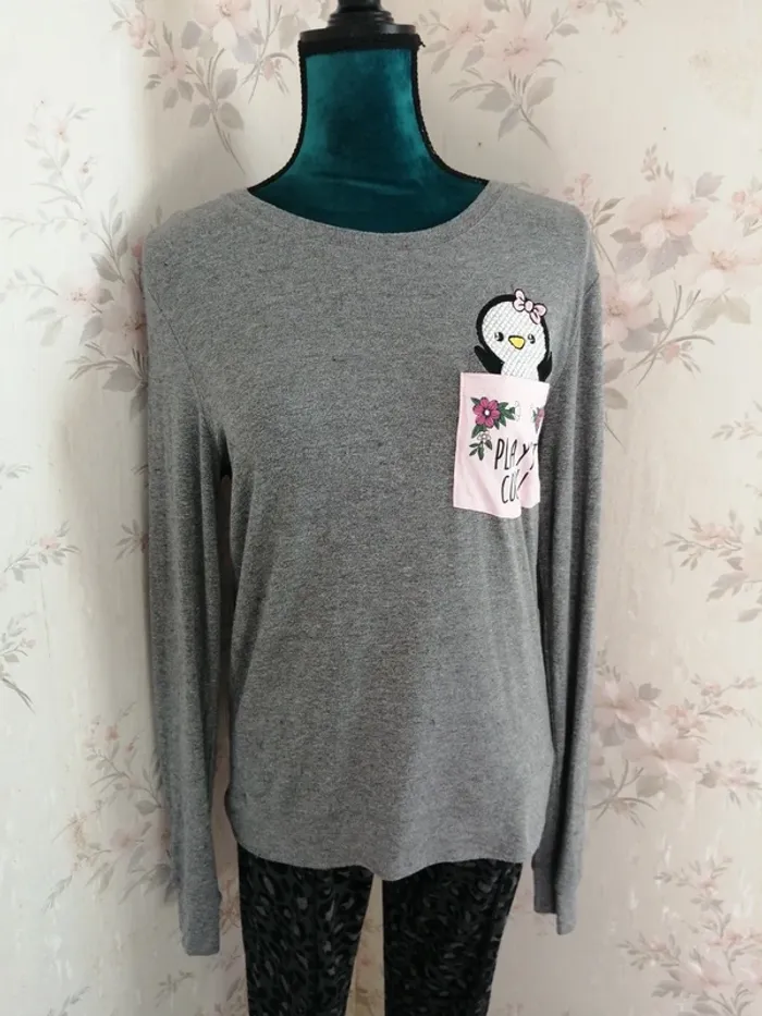 Tee-shirt manches longues gris avec poche et broderie pingouin / fb sister / (L) - photo numéro 3