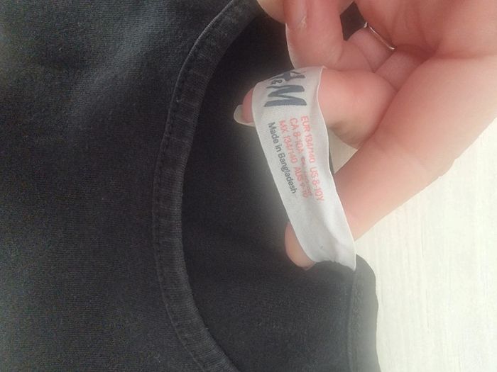 T-shirt h&m 8-10 ans - photo numéro 2