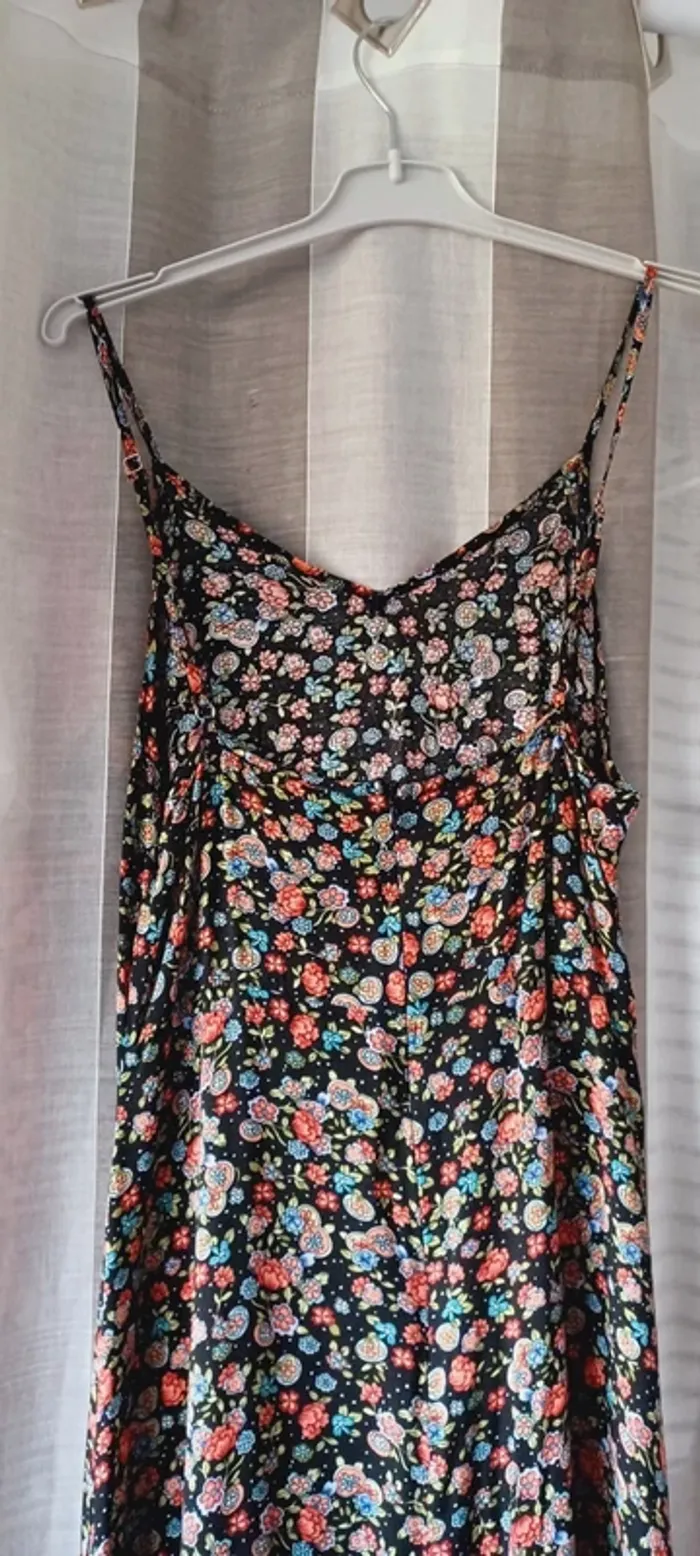 Robe noire mi-longue femme Shein, motif fleuri, avec fermeture eclair derrière, taille L - photo numéro 8