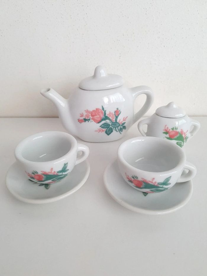 Dînette en porcelaine fleurs - photo numéro 3