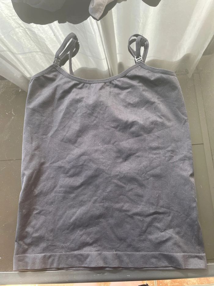 Joli débardeur noir en taille M