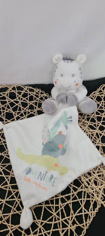 DOUDOU ZEBRE CHEVAL PONEY BLANC SIMBA TOYS BENELUX KIABI MOUCHOIR