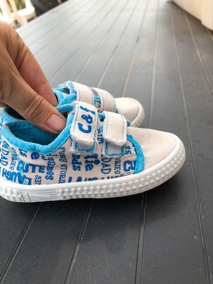 Baskets taille 22 - photo numéro 3