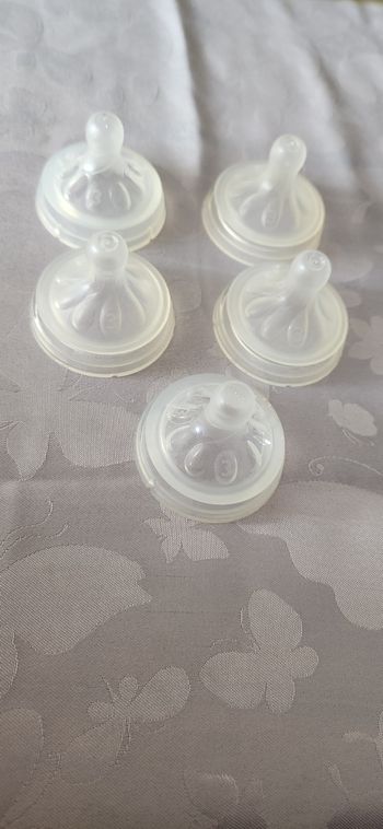 Lot de 5 tétines PHILIPS AVENT Natural taille 3 (débit moyen)
