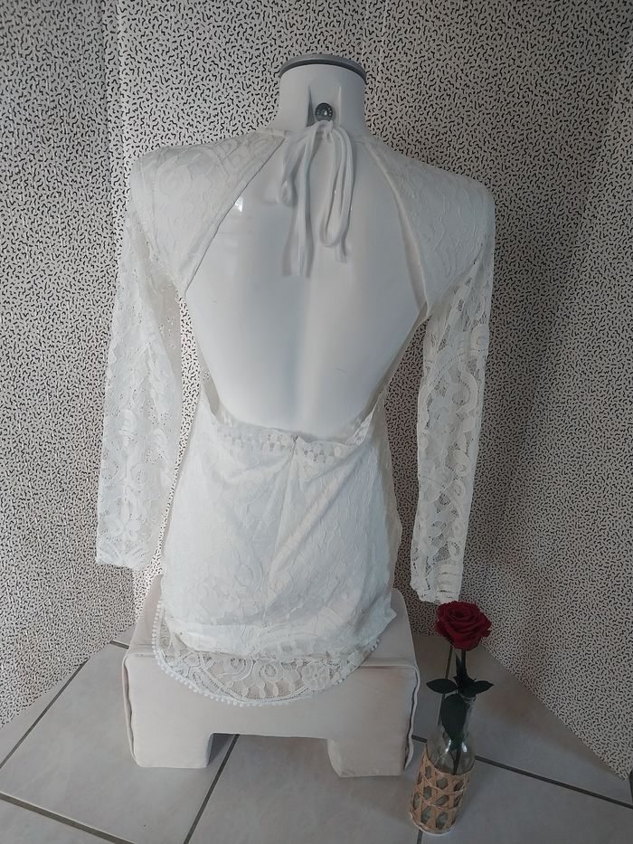 Superbe robe blanche en dentelle – Dos nu – Taille L (taille petit) → Idéale M - photo numéro 2