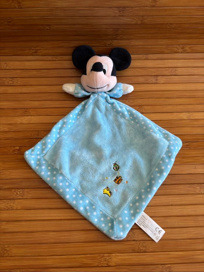 Doudou plat Mickey bleu pois blanc Disney nicotoy