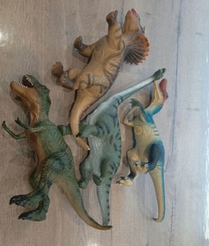4 grands dinosaures action - photo numéro 2