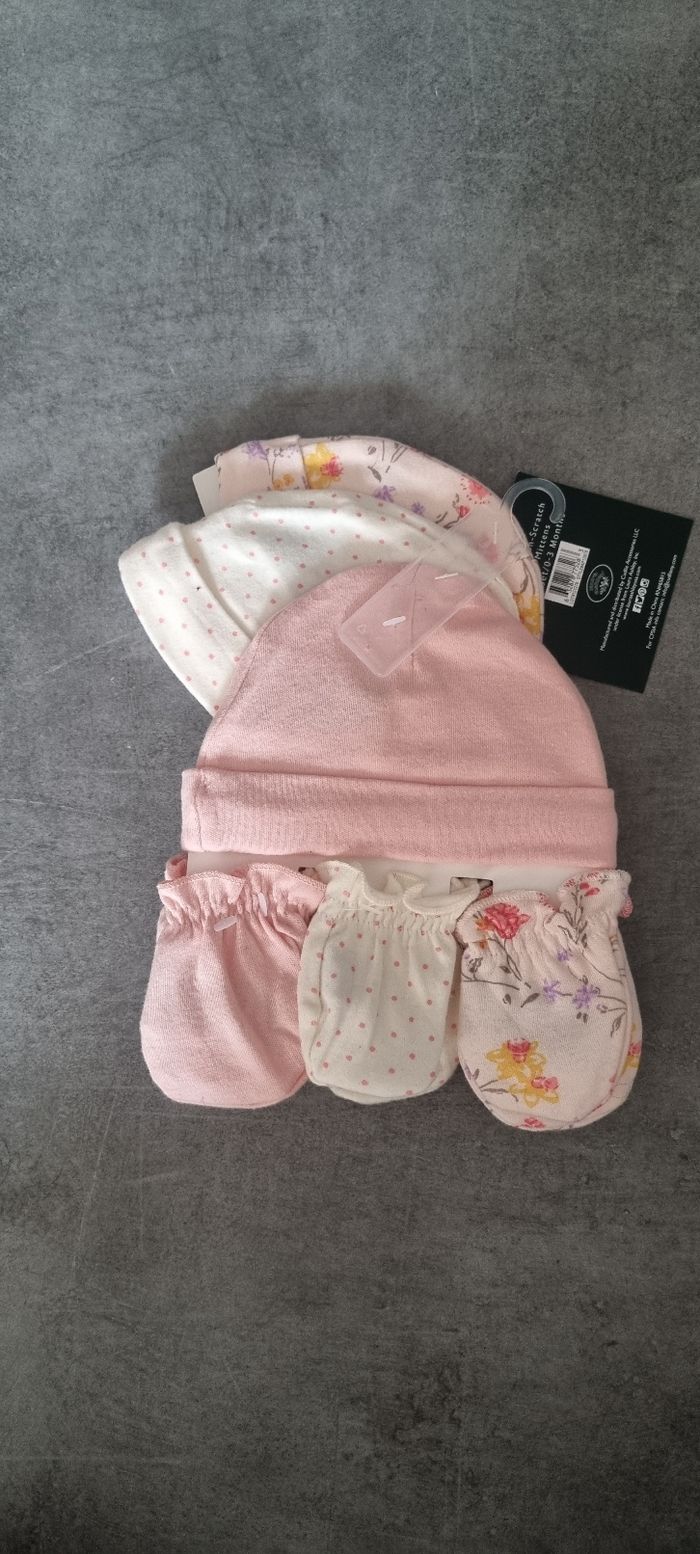 Lot bonnets & moufles bébé Laura Ashley – 0-3 mois – Neuf - photo numéro 2