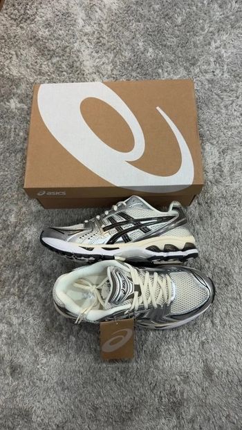 ASICS Gel-Kayano 14 Taille  39