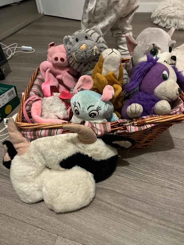 Lots de  peluche et marionnettes