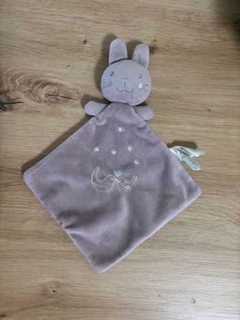 Doudou plat lapin mauve violet cœur brode nicotoy simba dickie