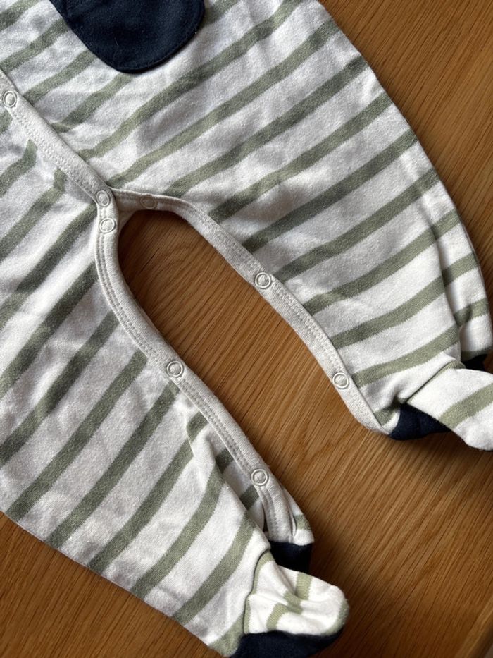 Pyjama adorable - jamais porté - 6 mois - photo numéro 4