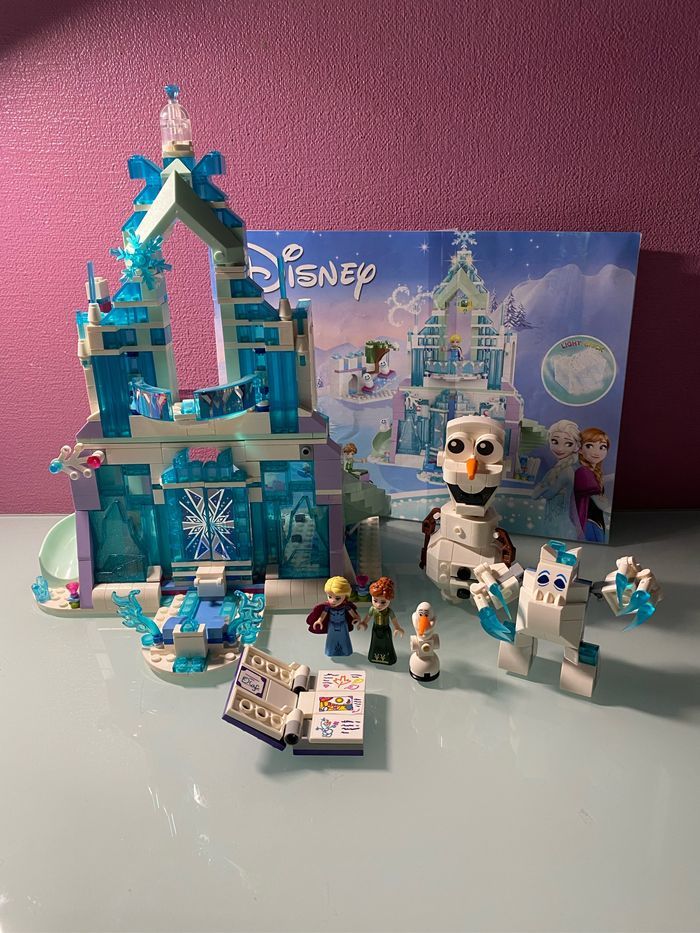 Château lego Disney reine des neiges. Lego Beebs