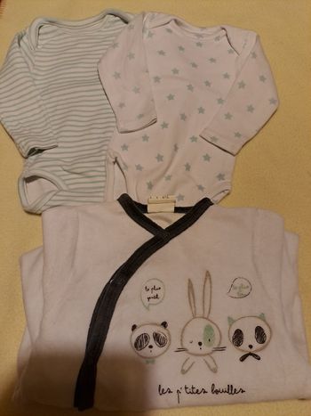 Pyjama et bodies