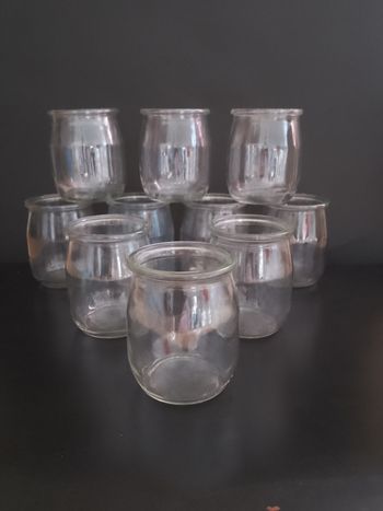 Lot de 10 pots en verre (yaourts)