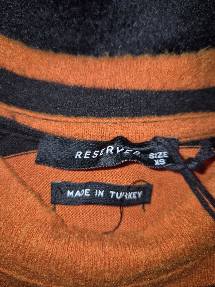 Pull orange et noir - photo numéro 4