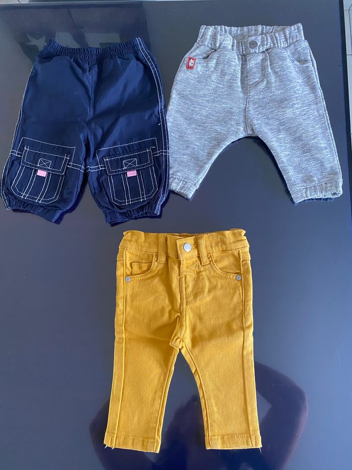 Pantalons en 3 mois - photo numéro 2