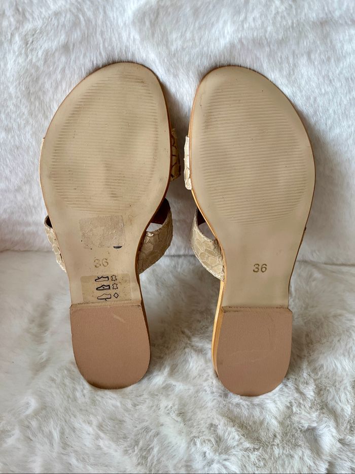 Sandales, claquette, mules beiges en cuir pointure 36 - photo numéro 6