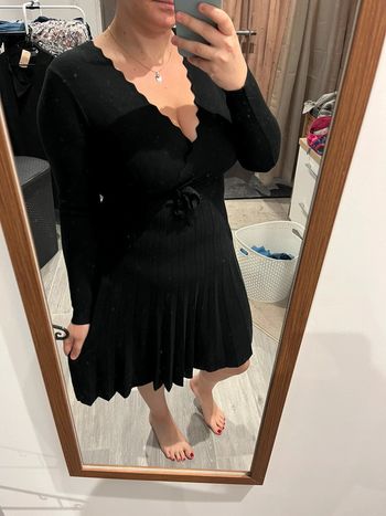 Robe noire col V