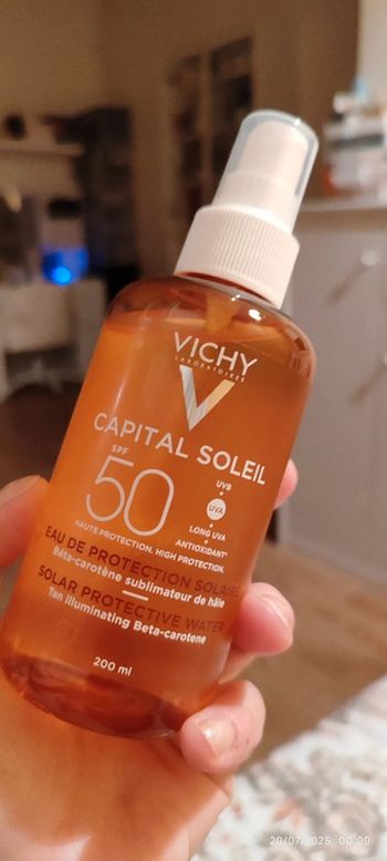 Vichy Capital Soleil
Eau de protection solaire SPF 50 Anti traces blanches Hâle sublimé 200 ml