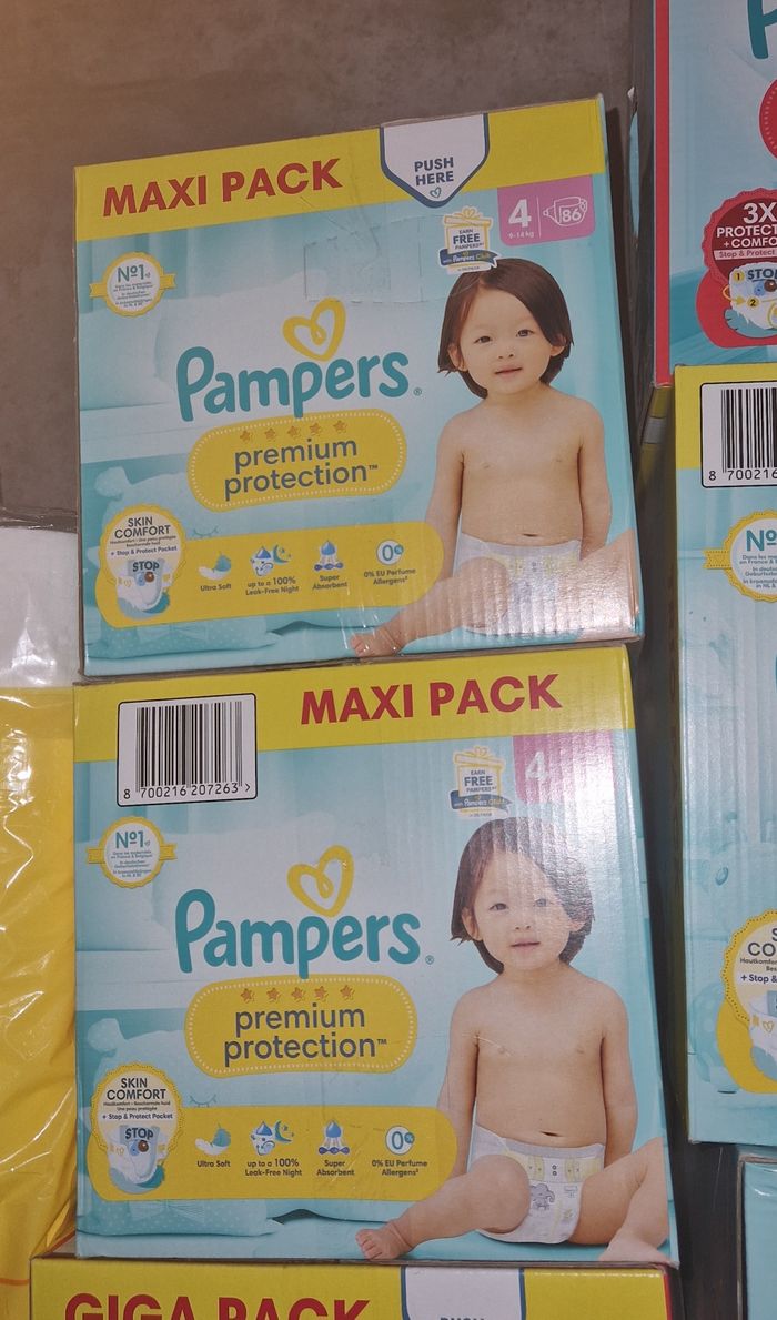 Lot de 2 maxi pack 86 couches pampers taille 4